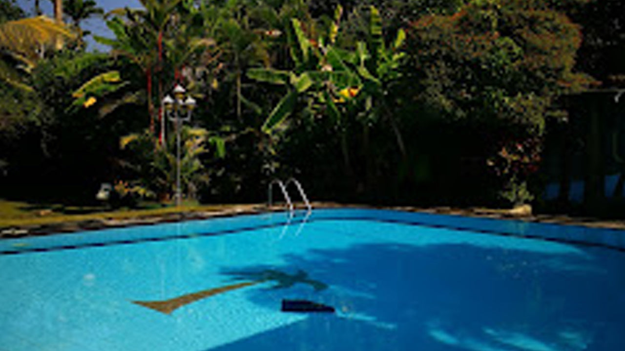Otel Blue Sapphire, Aluthgama