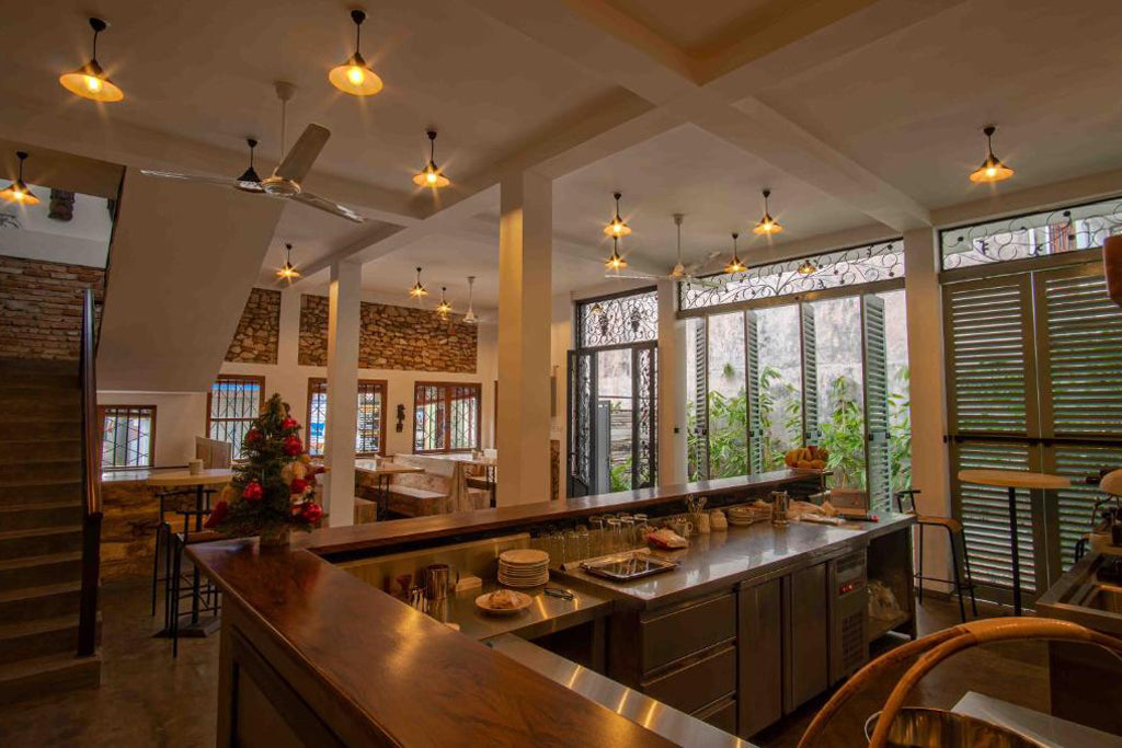 Brixia Cafe ve Misafir, Galle