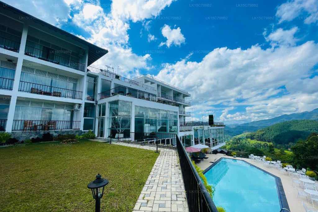 Otel Heaven's Edge, EHI, Ella