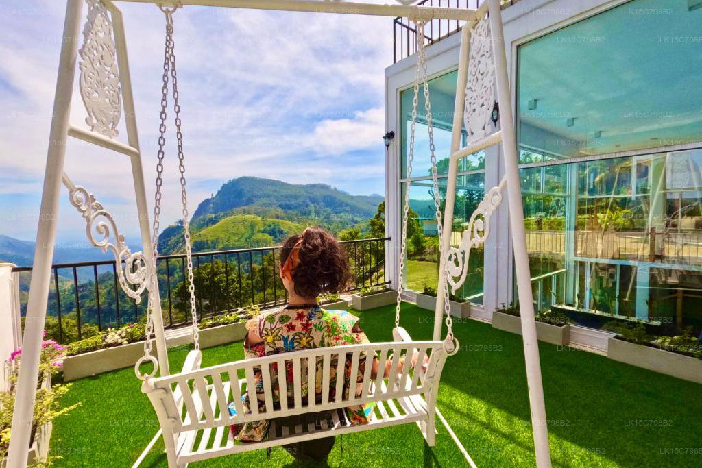 Otel Heaven's Edge, EHI, Ella