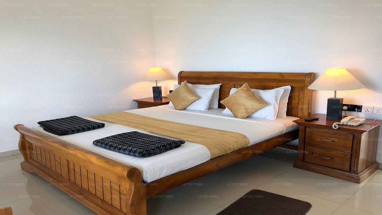 Otel Heaven's Edge, EHI, Ella