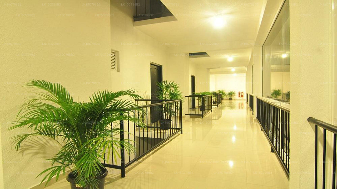 Otel Heaven's Edge, EHI, Ella