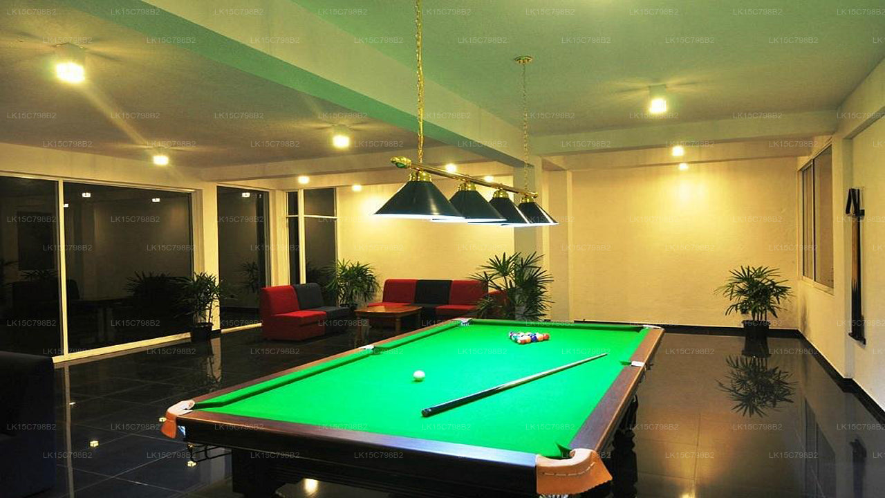 Otel Heaven's Edge, EHI, Ella