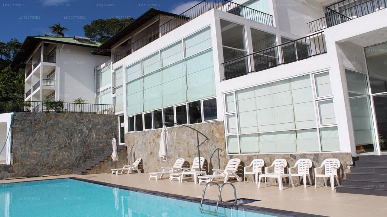 Otel Heaven's Edge, EHI, Ella