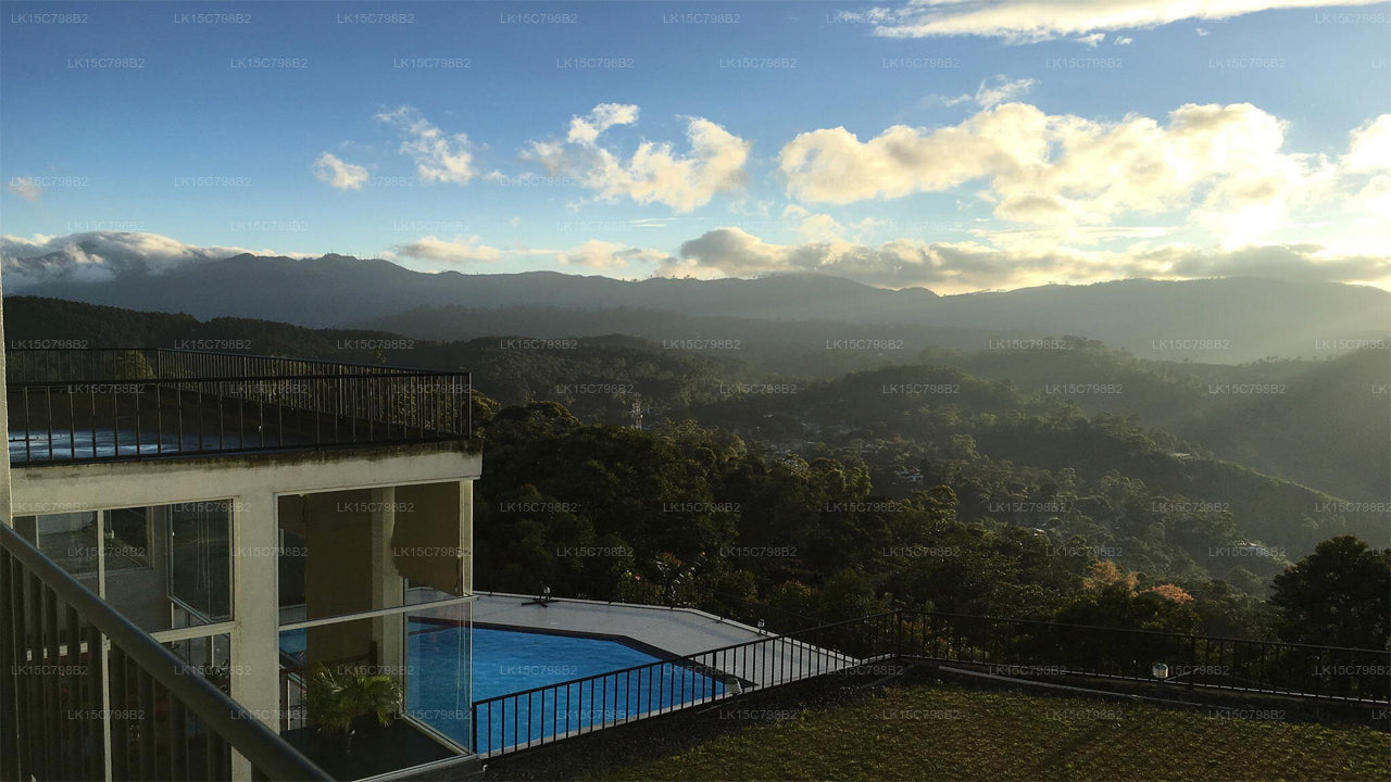 Otel Heaven's Edge, EHI, Ella