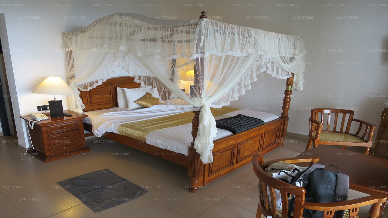 Otel Heaven's Edge, EHI, Ella