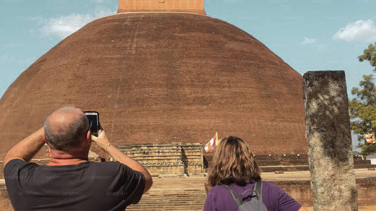 Kandy'den Anuradhapura (2 Gün)