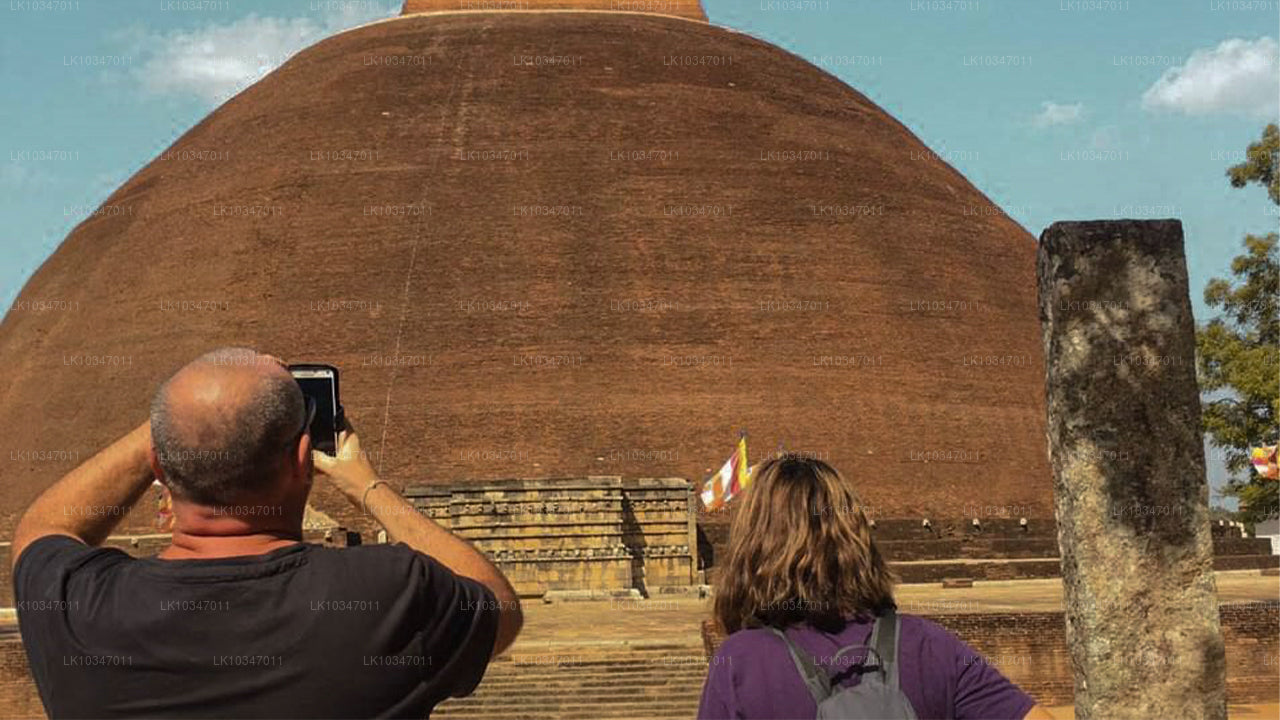 Colombo'dan Kutsal Anuradhapura Şehri (3 Gün)