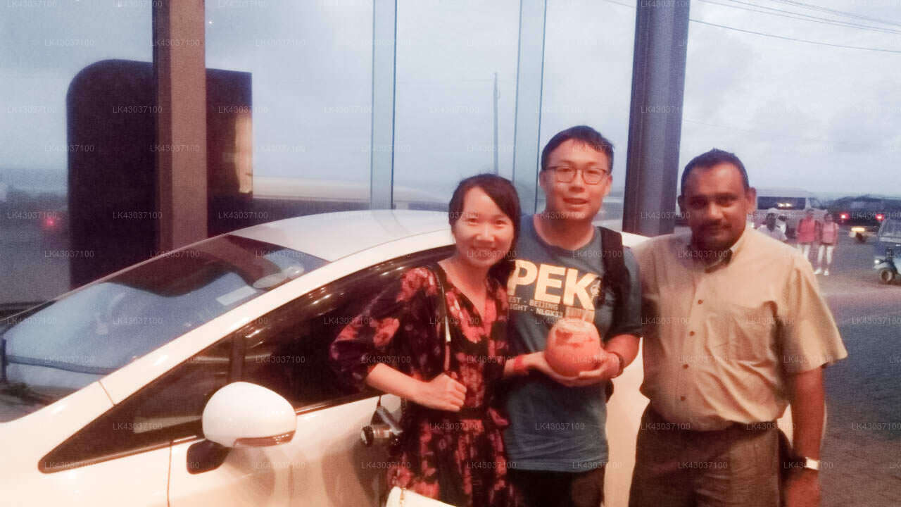 Transfer between Colombo Airport (CMB) and ME Colombo Hotel, Colombo
