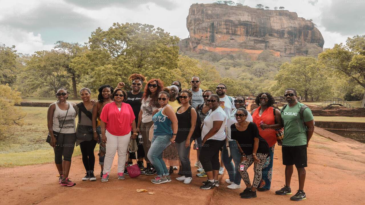 Pasikuda'dan Sigiriya Kayası ve Vahşi Fil Safarisi
