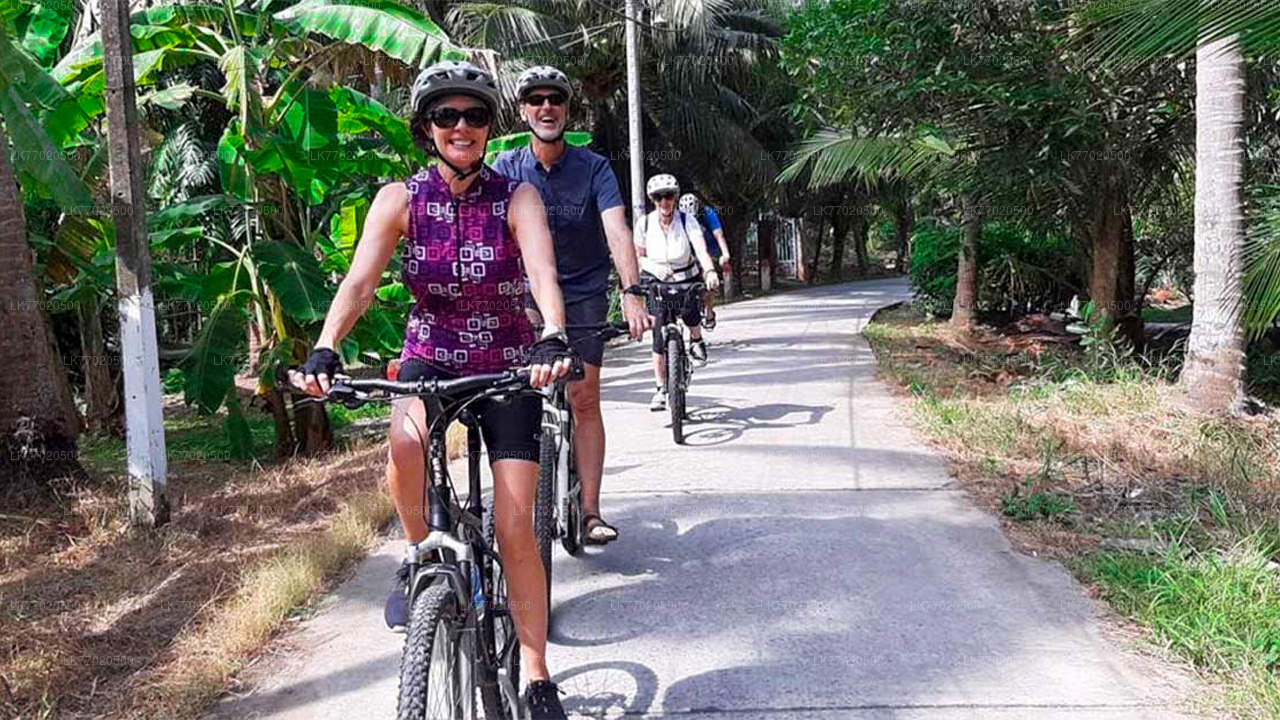 3 Kandy'den Temple Loop Bisiklet Turu