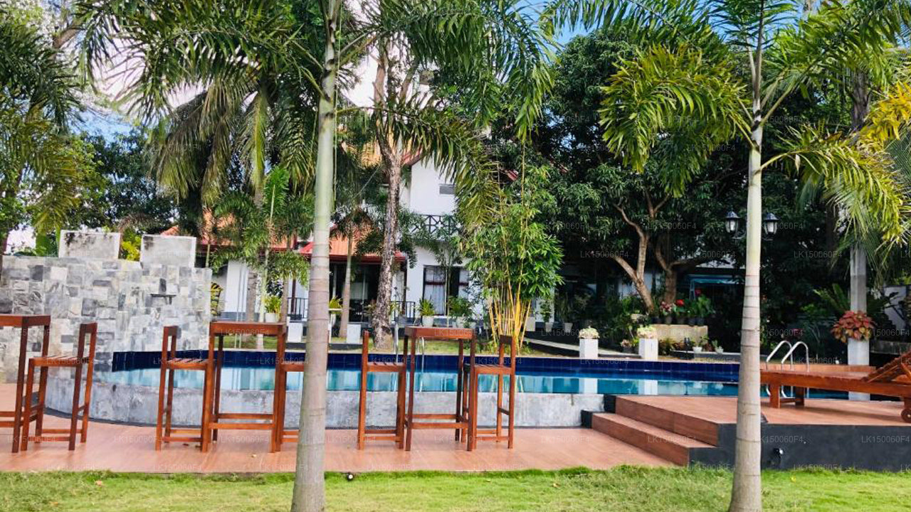 White Land City Otel, Dambulla