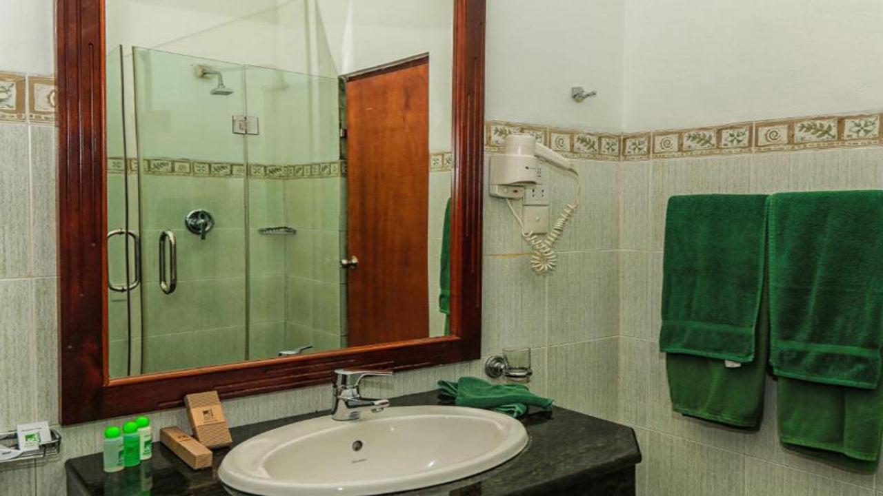 Senani Otel, Kandy