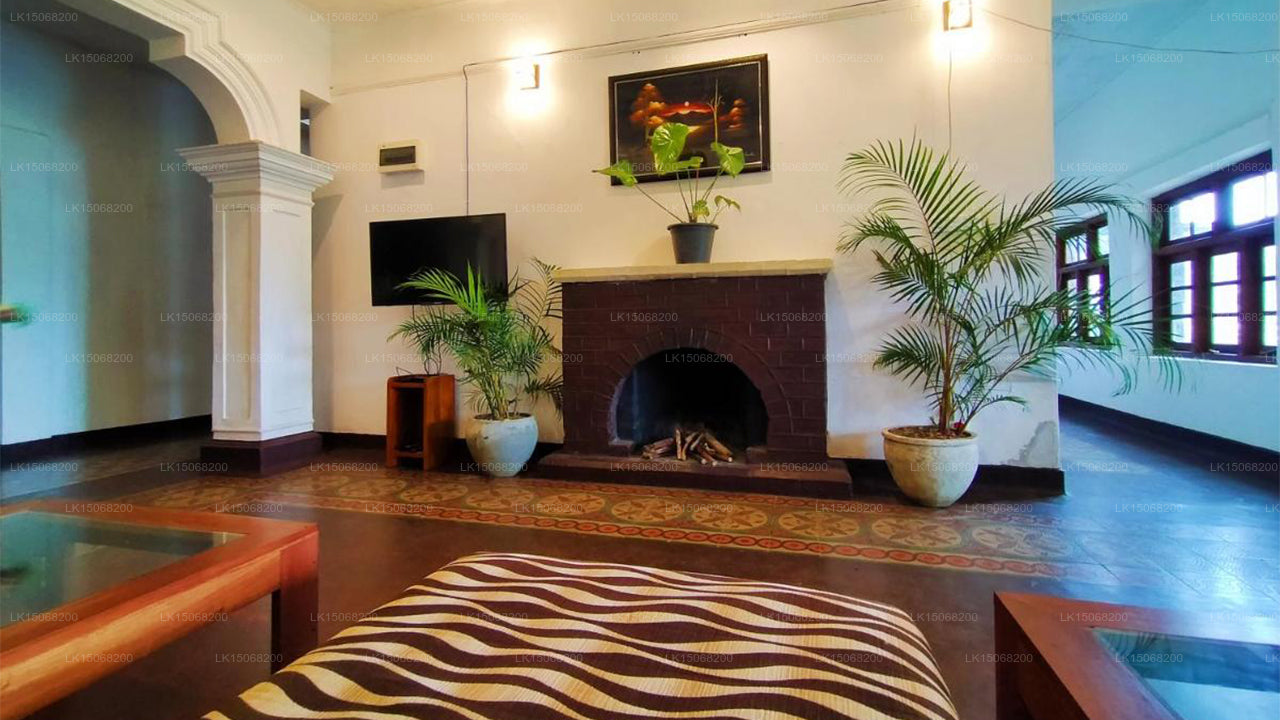 The Peakrest Otel, Hatton