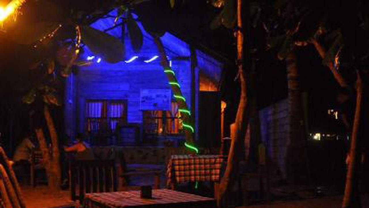 Secret Bay Otel, Talalla