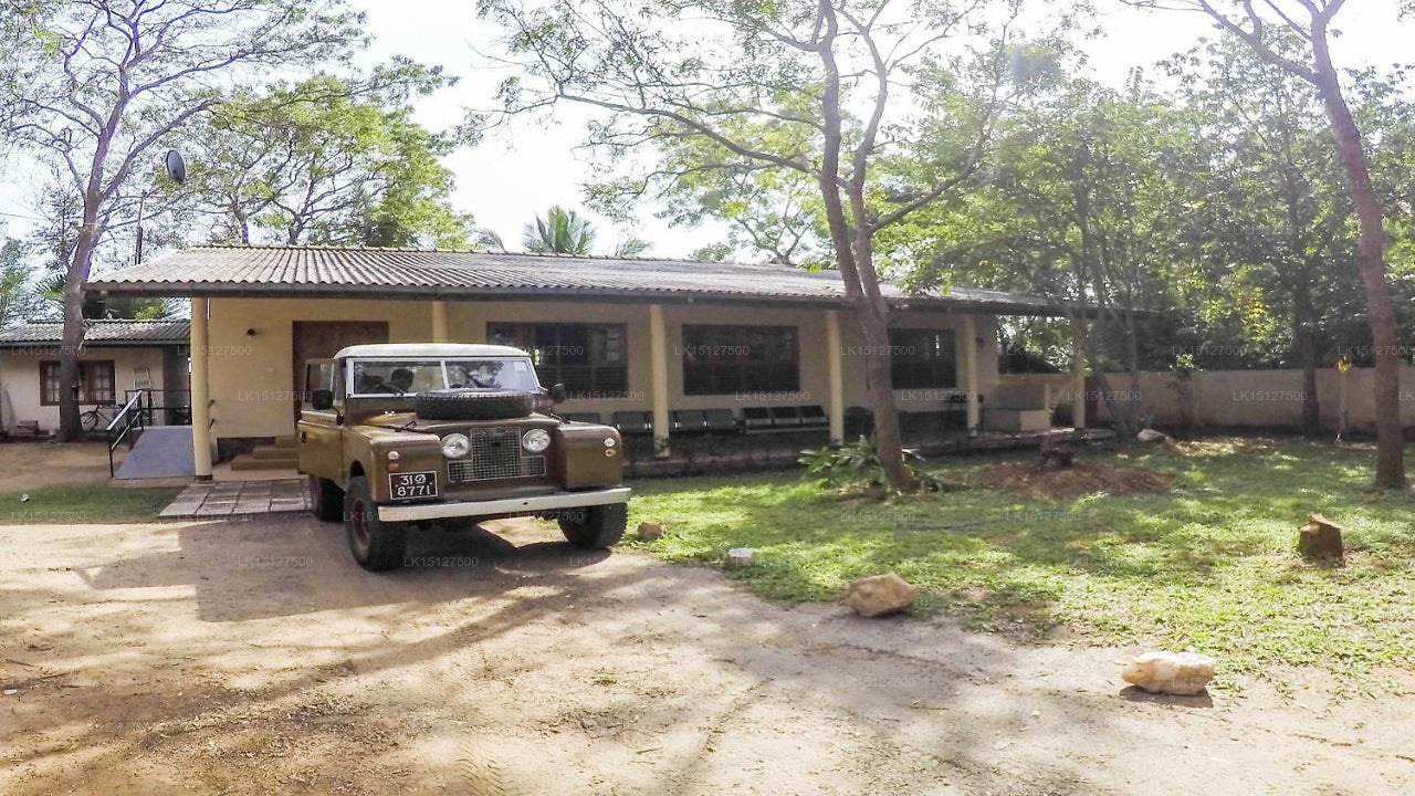 De Olifant Holiday Bungalow,  Udawalawe