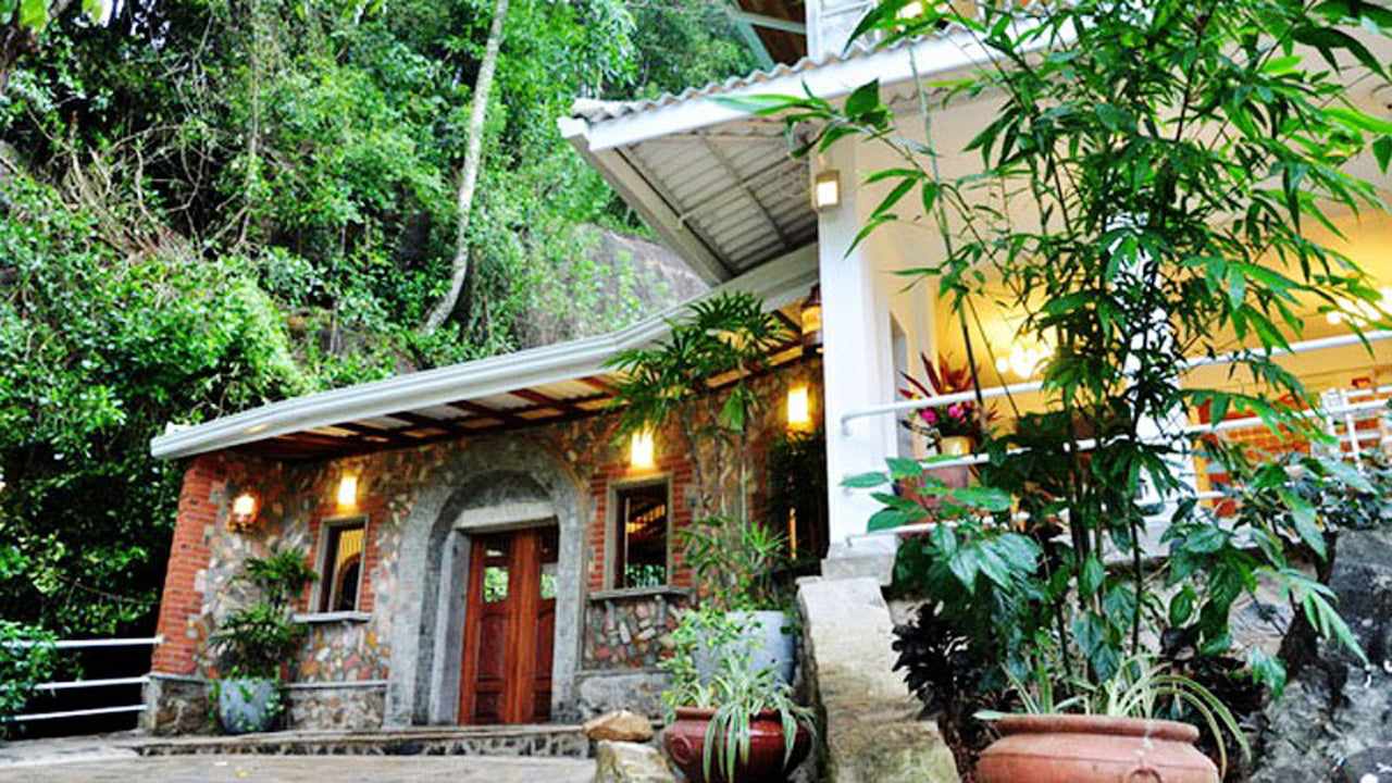 Orman Kenarı, Kitulgala