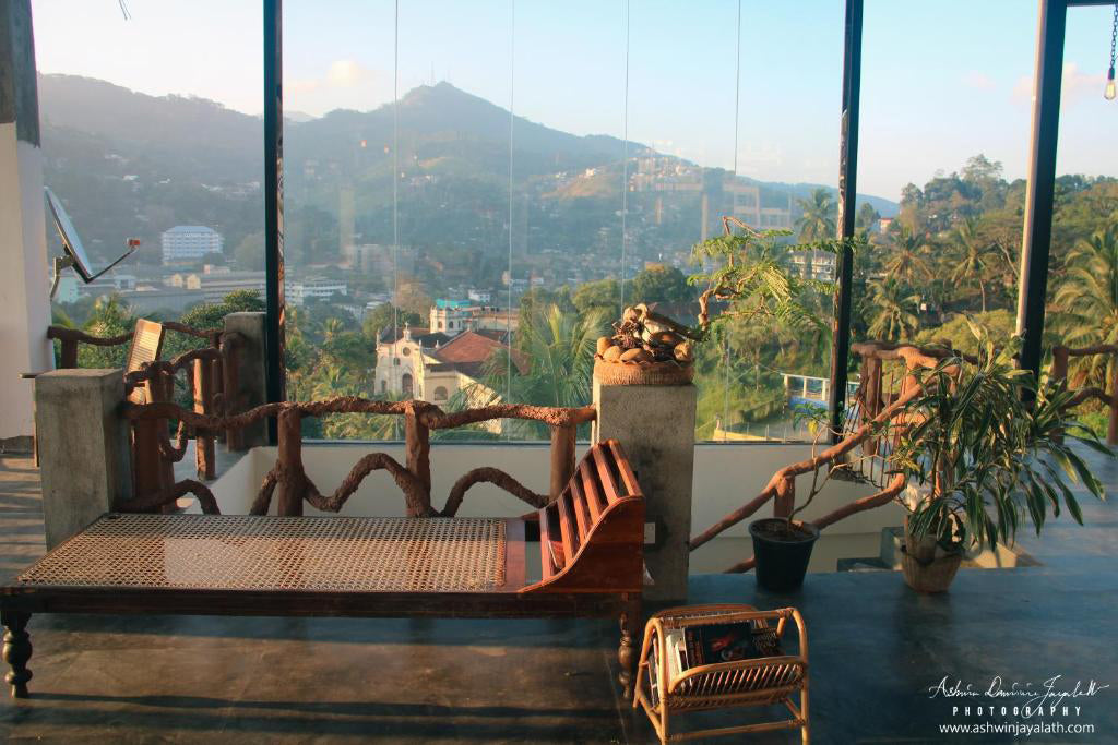Kare Peg, Kandy