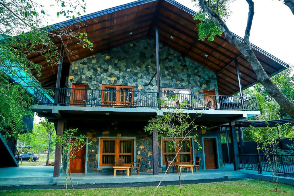 Doola Nehri Kenarı, Udawalawe