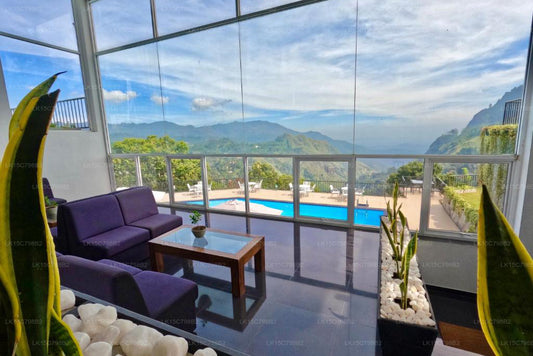 Otel Heaven's Edge, EHI, Ella