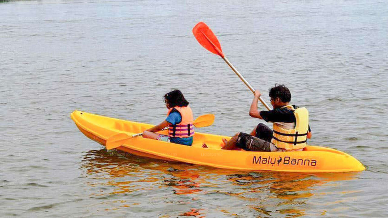 Kandy'den Mahaweli Nehri'nde kano