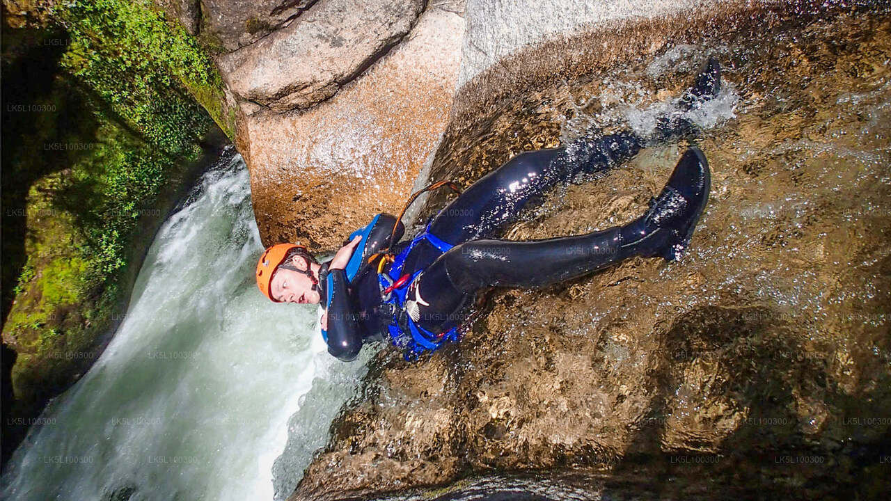 Kitulgala'dan İleri Kanyon Geçişi