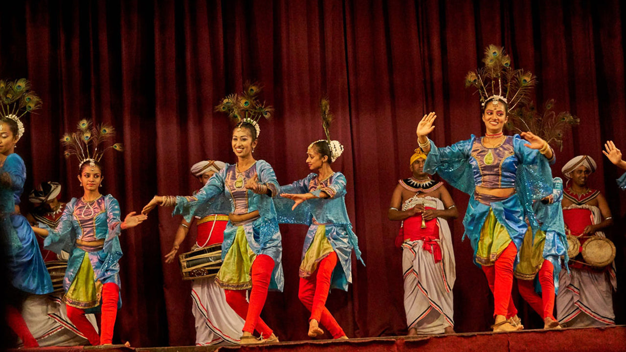 Colombo"dan Pinnawala ve Kandy Turu