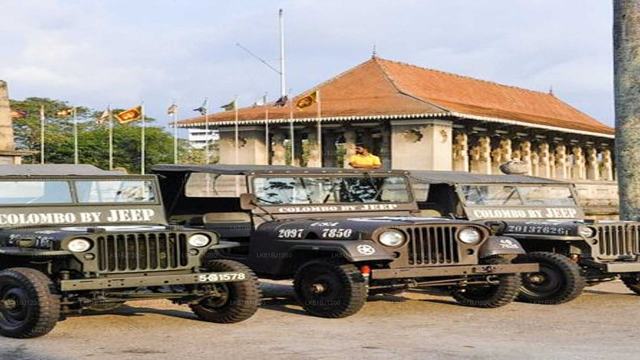 Colombo Limanı'ndan Land Rover Serisi 1 Jeep tarafından Colombo Şehir Turu